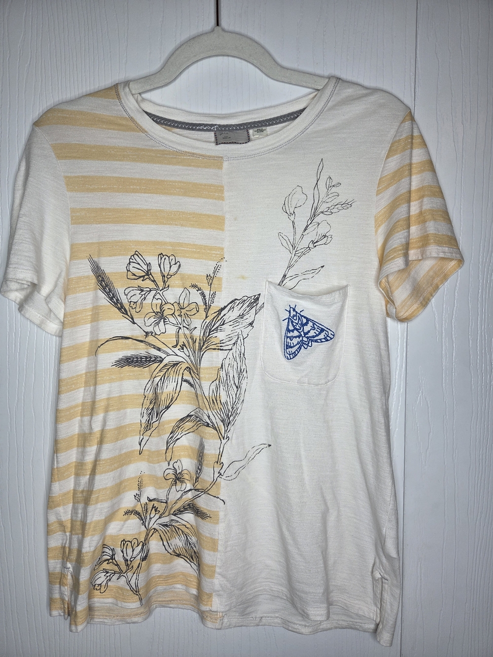 ANTHROPOLOGIE Postmark Women’s Cream Yellow Embroidered Moth Pocket Tee-Size M